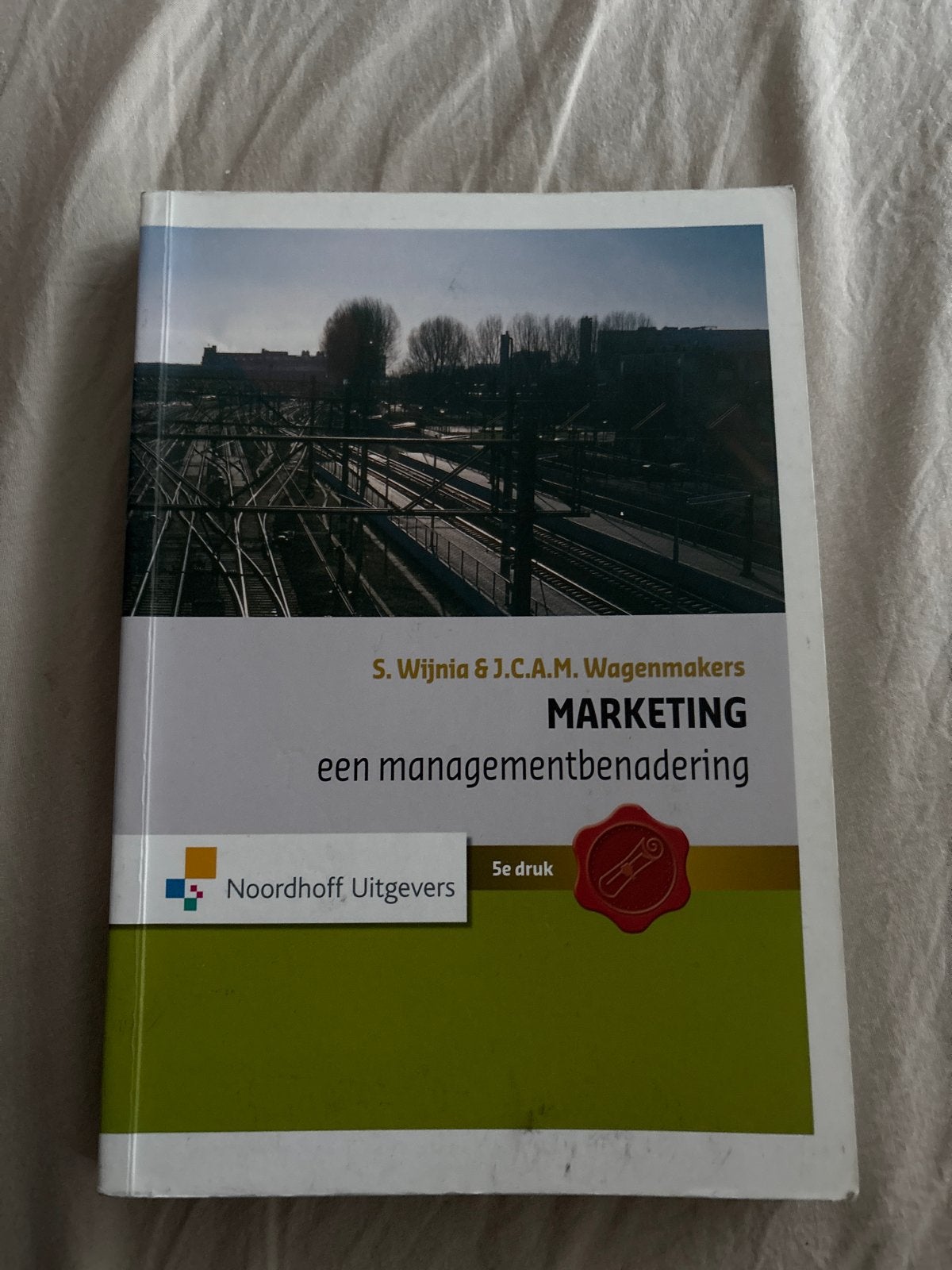 Marketing: een managementbenadering - S. Wijnia, Ophalen of Verzenden, Zo goed als nieuw, Economie en Marketing