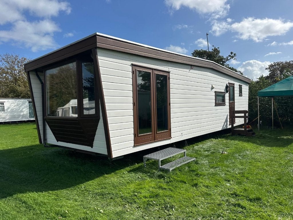 Ruime stacaravan met 2 slaapkamers incl. transport NL ♦️, Tot en met 4