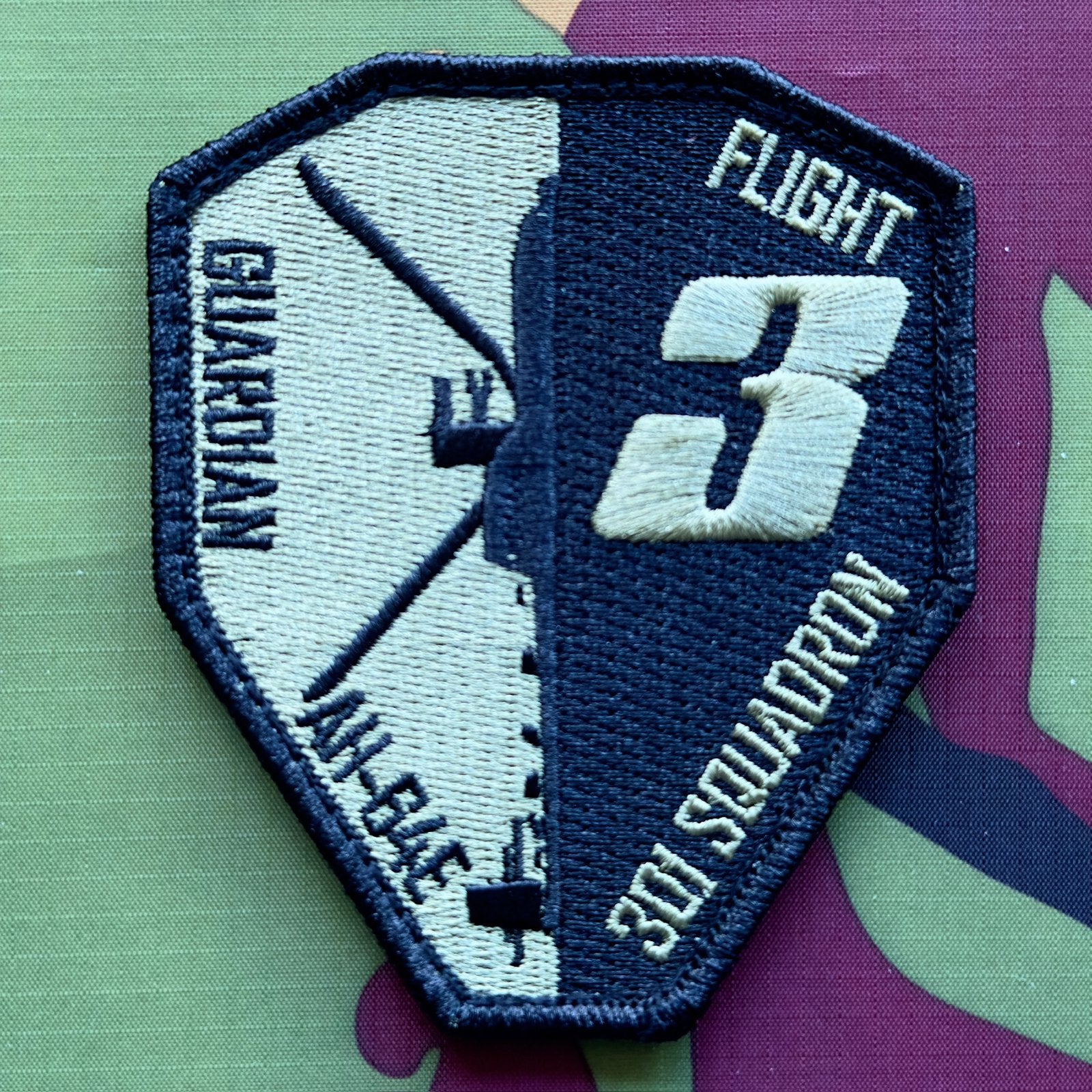 Patch RNLAF 301 SQN AH-64E Flight 3, Verzamelen, Militaria | Algemeen, Ophalen of Verzenden, Luchtmacht, Nederland, Embleem of Badge