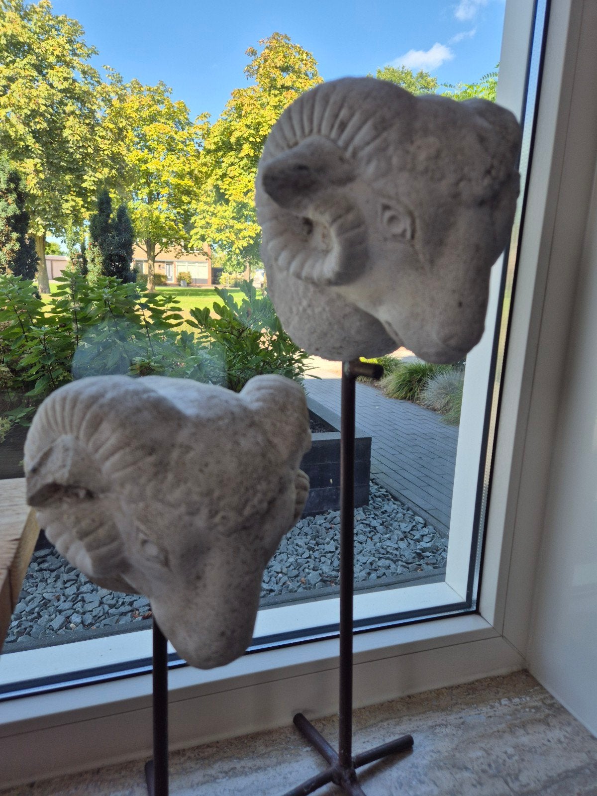 Set van 2 ramshoofden op sokkel - Steen of ( beton)k, Ophalen, Zoogdier, 20 - 50 cm, Steen of Keramiek