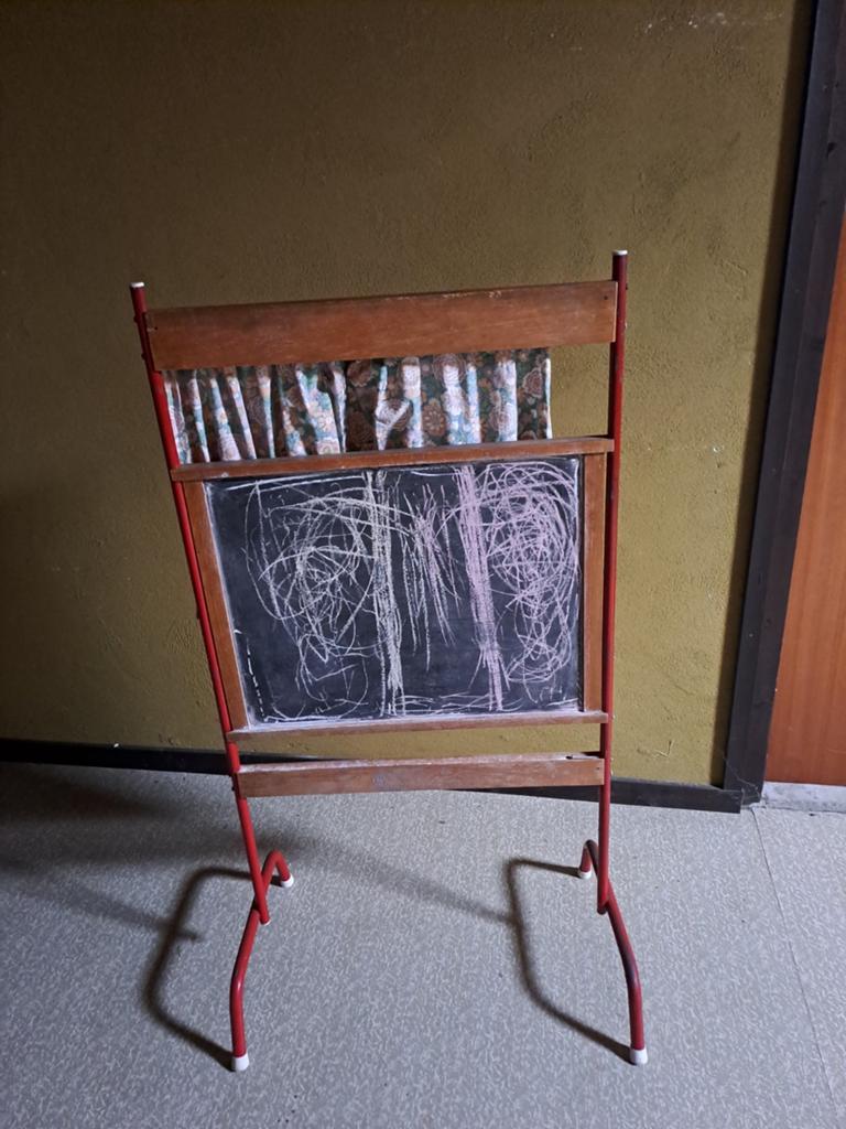 Vintage school krijt bord met poppenkast, Kinderen en Baby's, Speelgoed | Educatief en Creatief, Ophalen, Gebruikt