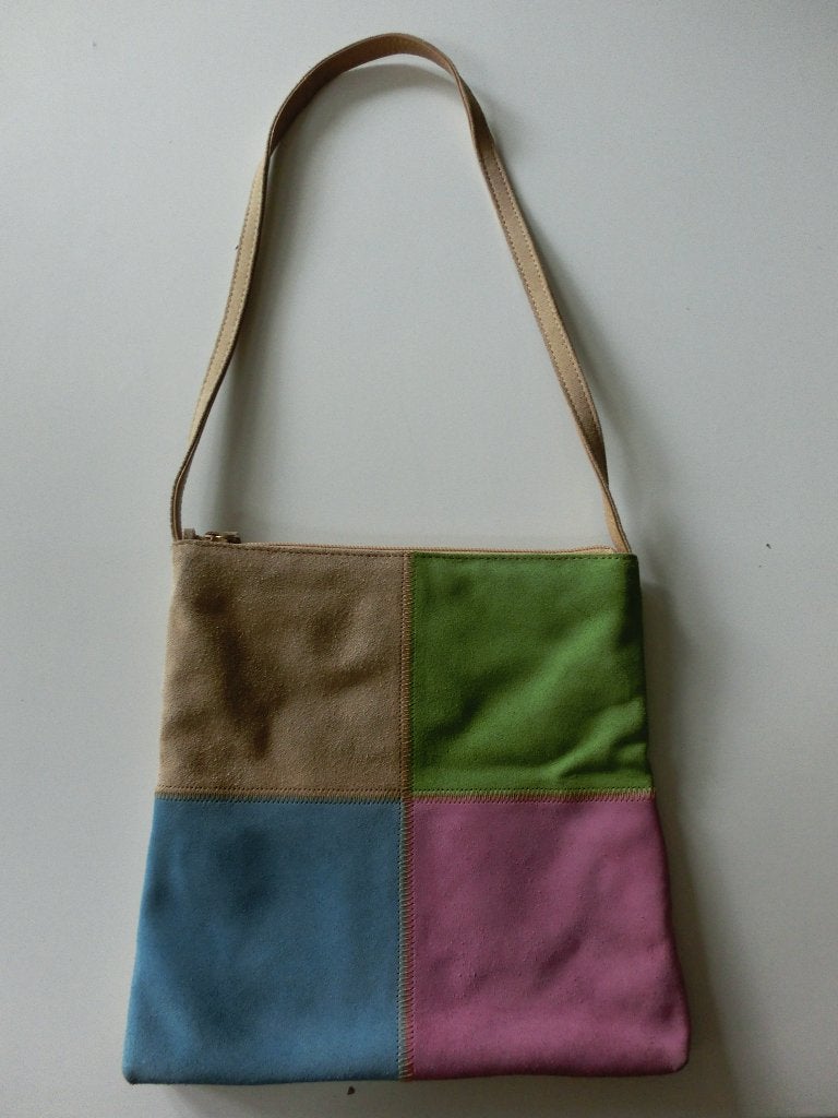 Super leuke echt suede tasje in pasteltinten van Soho, Sieraden, Tassen en Uiterlijk, Ophalen of Verzenden, Zo goed als nieuw