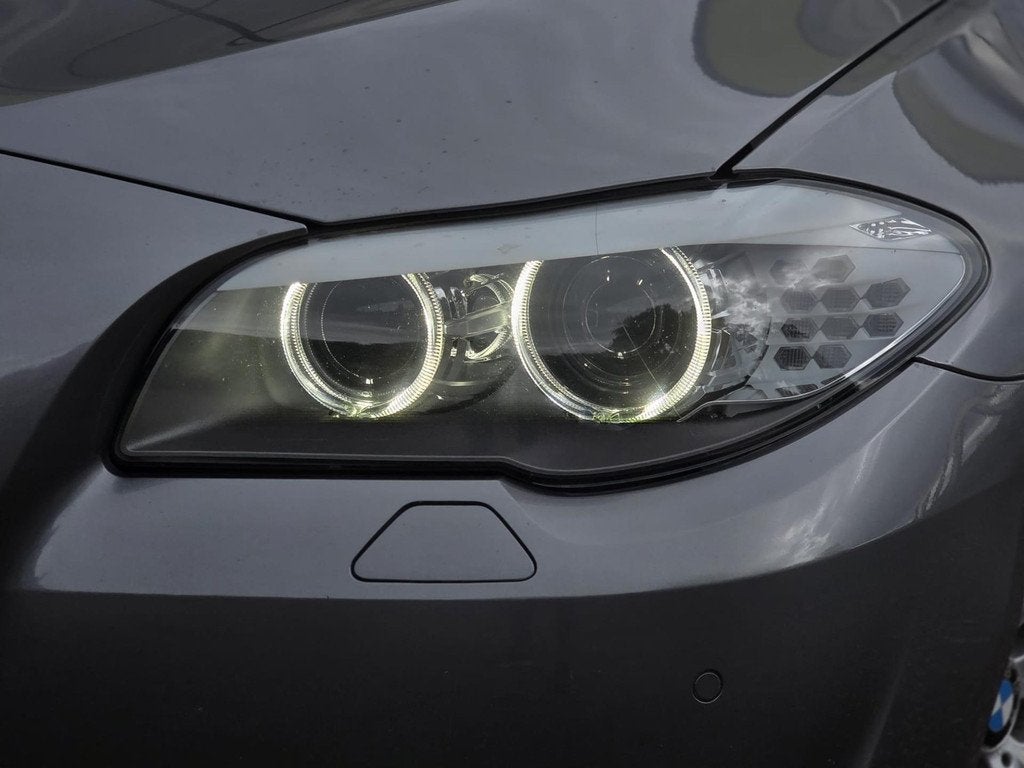 BMW 5-serie Touring 528xi High Executive|Panodak|ACC|Head-up, Automaat, 1780 kg, Gebruikt, Beige