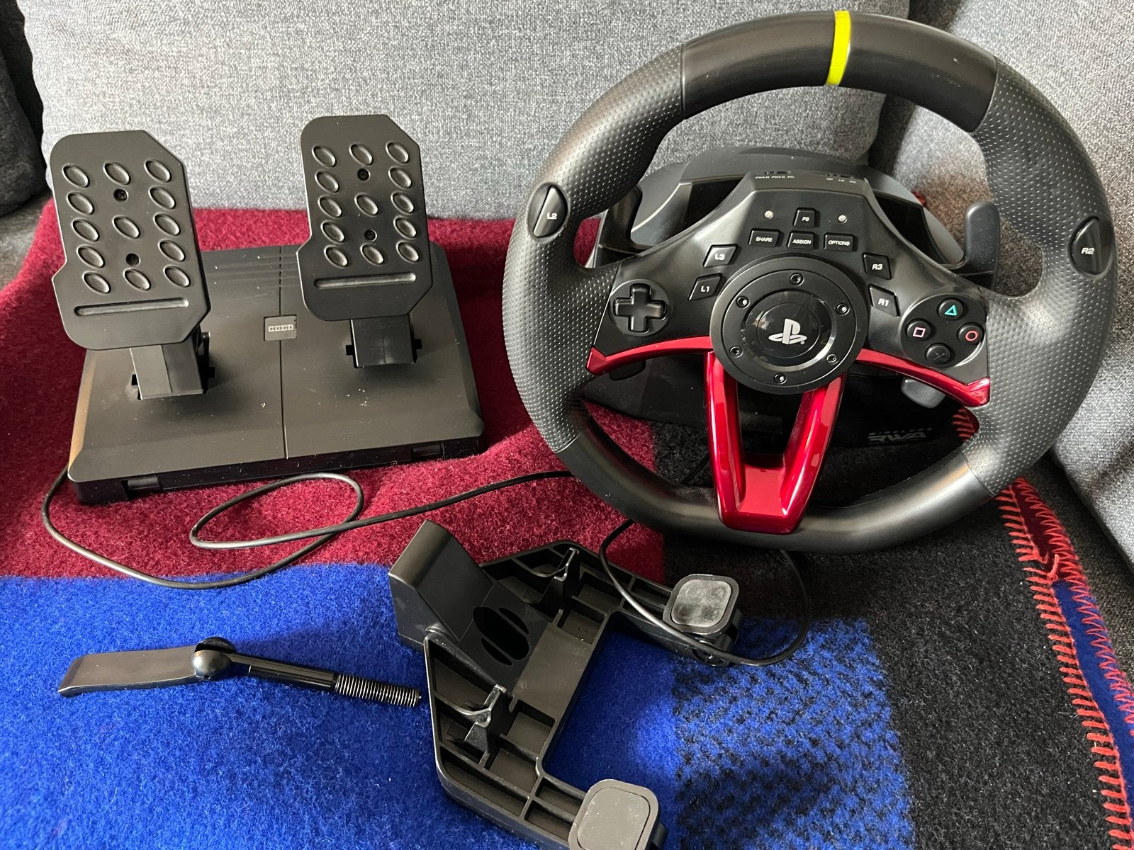 Hori Racing Wheel Apex voor PS4/PS5 met Pedalen, Ophalen of Verzenden, Zo goed als nieuw, Stuur of Pedalen, PlayStation 4