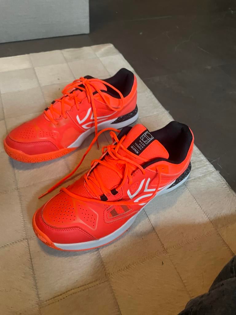 Oranje indoor tennisschoenen - Maat 44, Ophalen, Zo goed als nieuw, Schoenen, Overige merken
