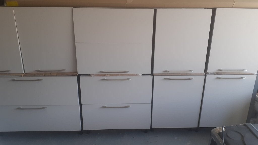 OPRUIMING SHOWROOM KEUKENMEUBELEN  NIEUW DIRECT OPHALEN, Huis en Inrichting, Keuken | Complete keukens, Ophalen, Overige typen