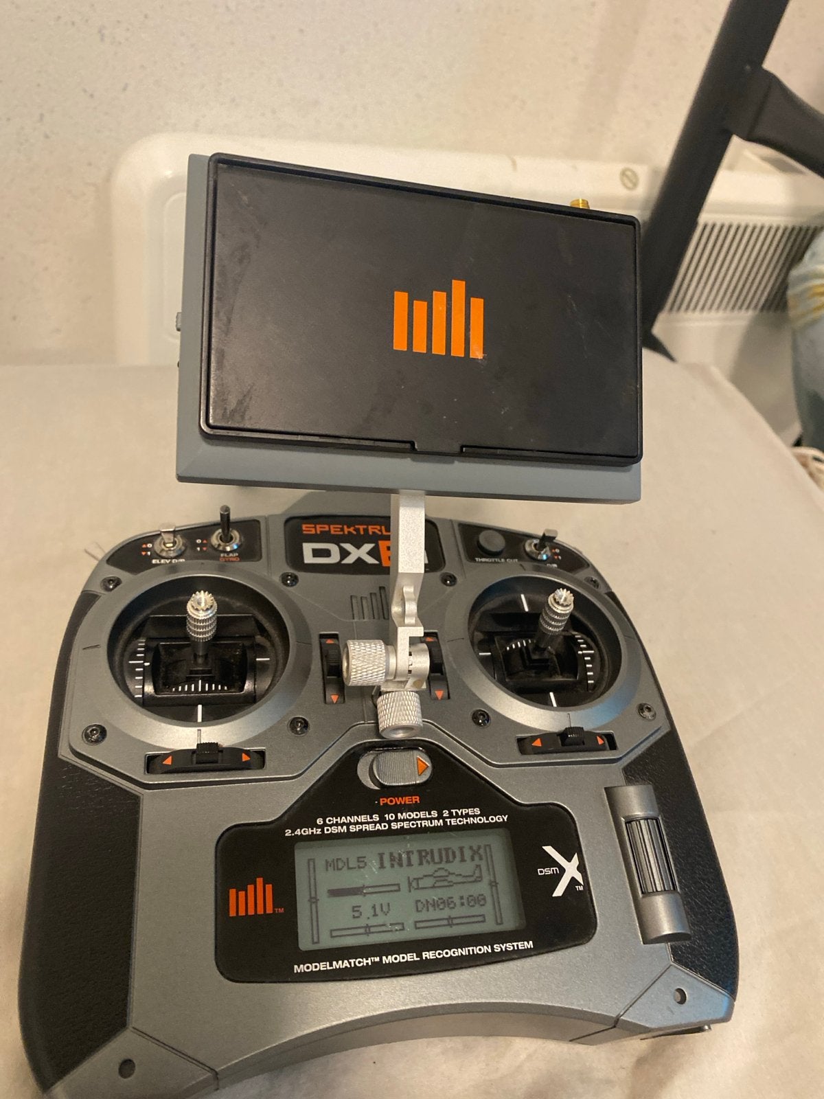 Spektrum VM435 FPV Monitor met 5.8GHz Videoreceiver, Ophalen, Gebruikt