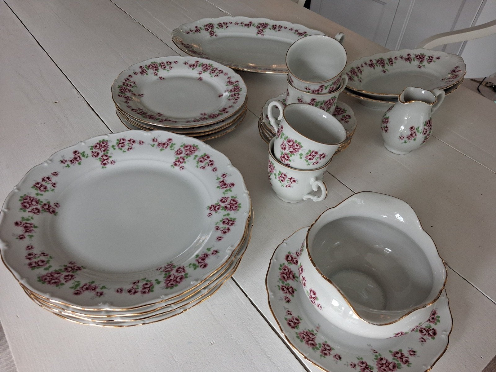 Puntgaaf brocante servies, roze roosjes en gouden randje, Ophalen of Verzenden
