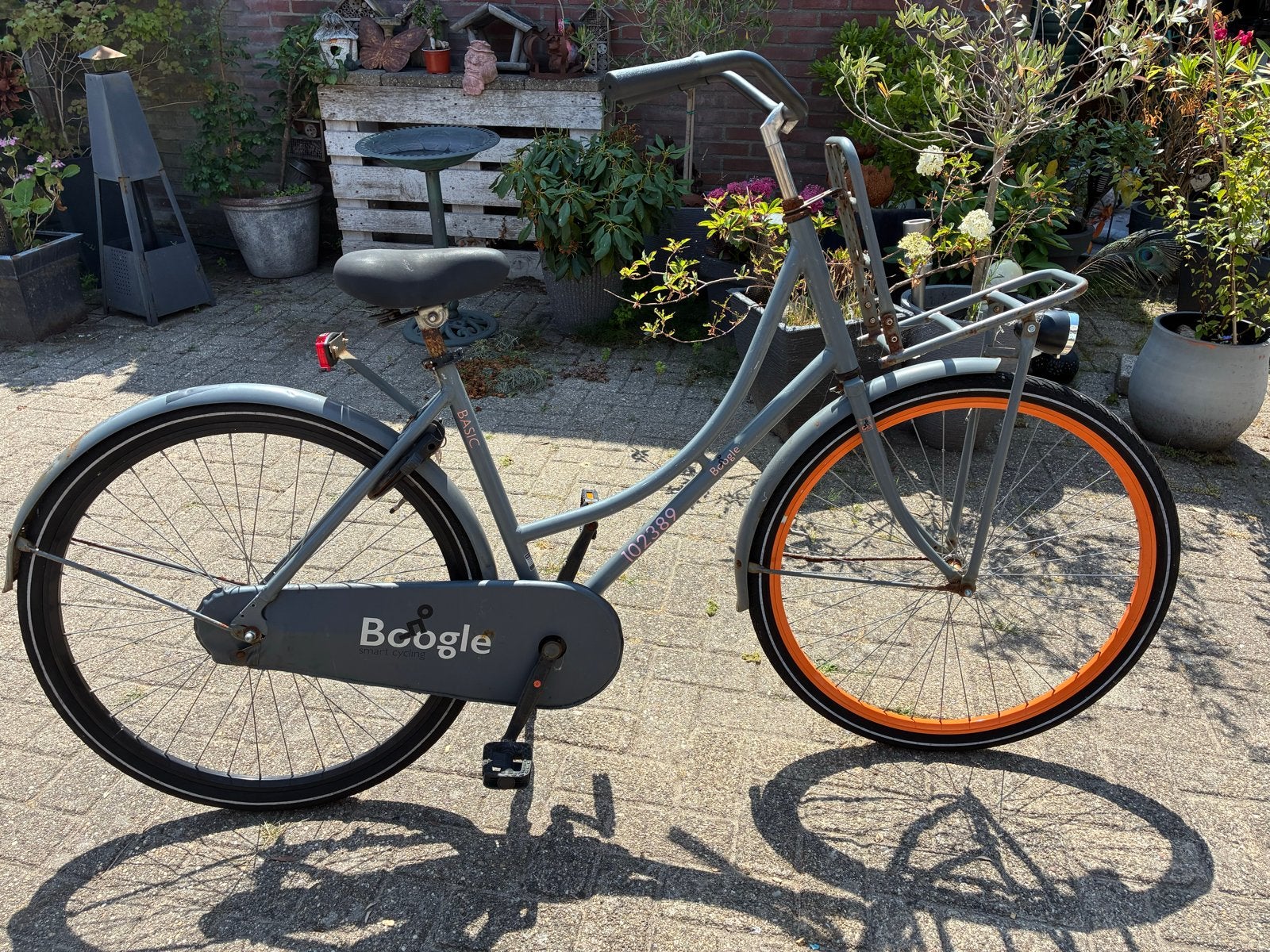 Omafiets 28 inch met terugtraprem, verlichting en slot, Fietsen en Brommers, Fietsen | Dames | Omafietsen, 53 tot 56 cm, Ophalen