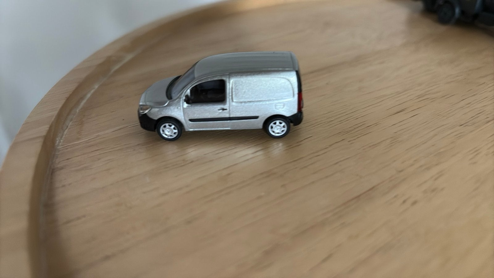 BUCH 415 MERCEDES BENZ TITAN. HO 1:87, Ophalen of Verzenden, Zo goed als nieuw, Gelijkstroom of Wisselstroom, Overige merken