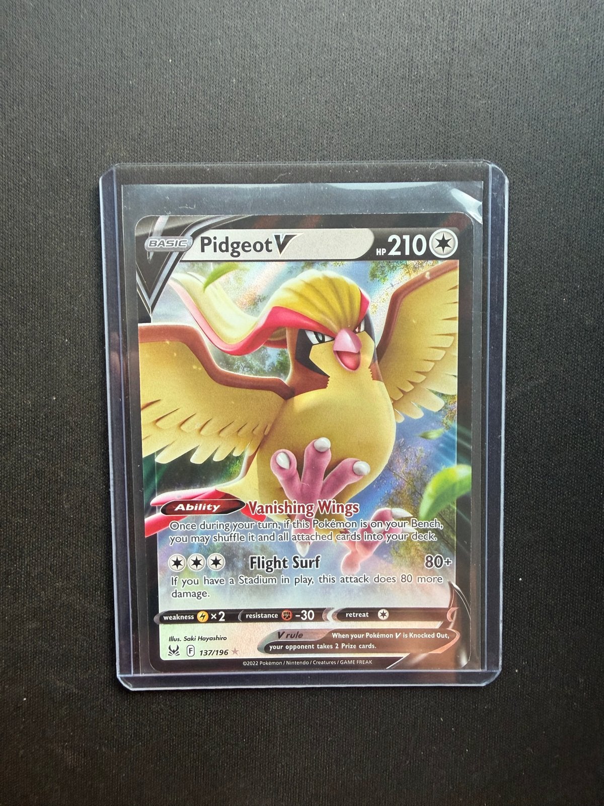 Pidgeot V 137/196, Ophalen of Verzenden, Zo goed als nieuw, Losse kaart, Foil
