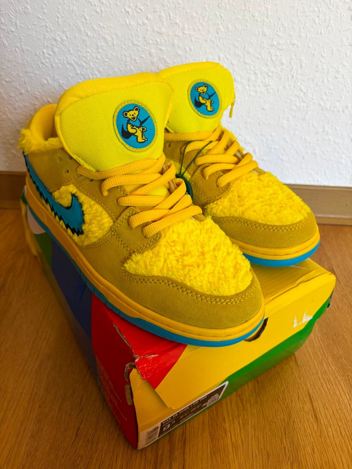 Nike SB Dunk Low Grateful Dead Bears Yellow, Kleding | Heren, Schoenen, Zo goed als nieuw, Sneakers of Gympen, Overige kleuren