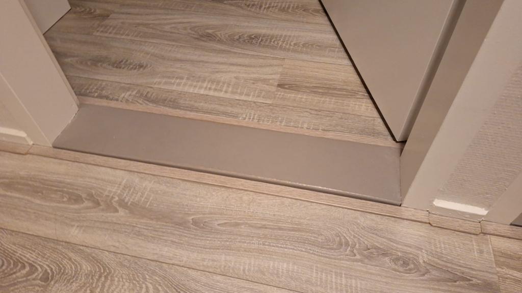 Gratis vloer (ca. 40m2) ophalen in Drunen op 30 mei, Ophalen, Gebruikt, 25 tot 50 m², Grijs