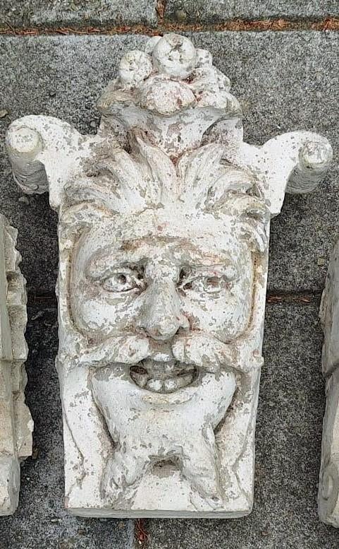 Stenen wandornament 'Green Man' - Gezicht met bladeren, Wandsculptuur, Gebruikt, Steen/keramiek, Ophalen of Verzenden