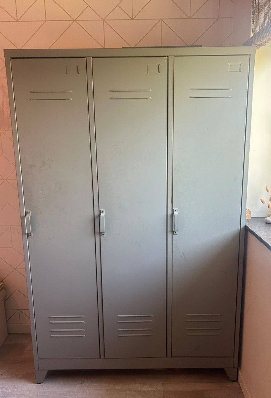 3 deurs lockerkast grijs, Ophalen