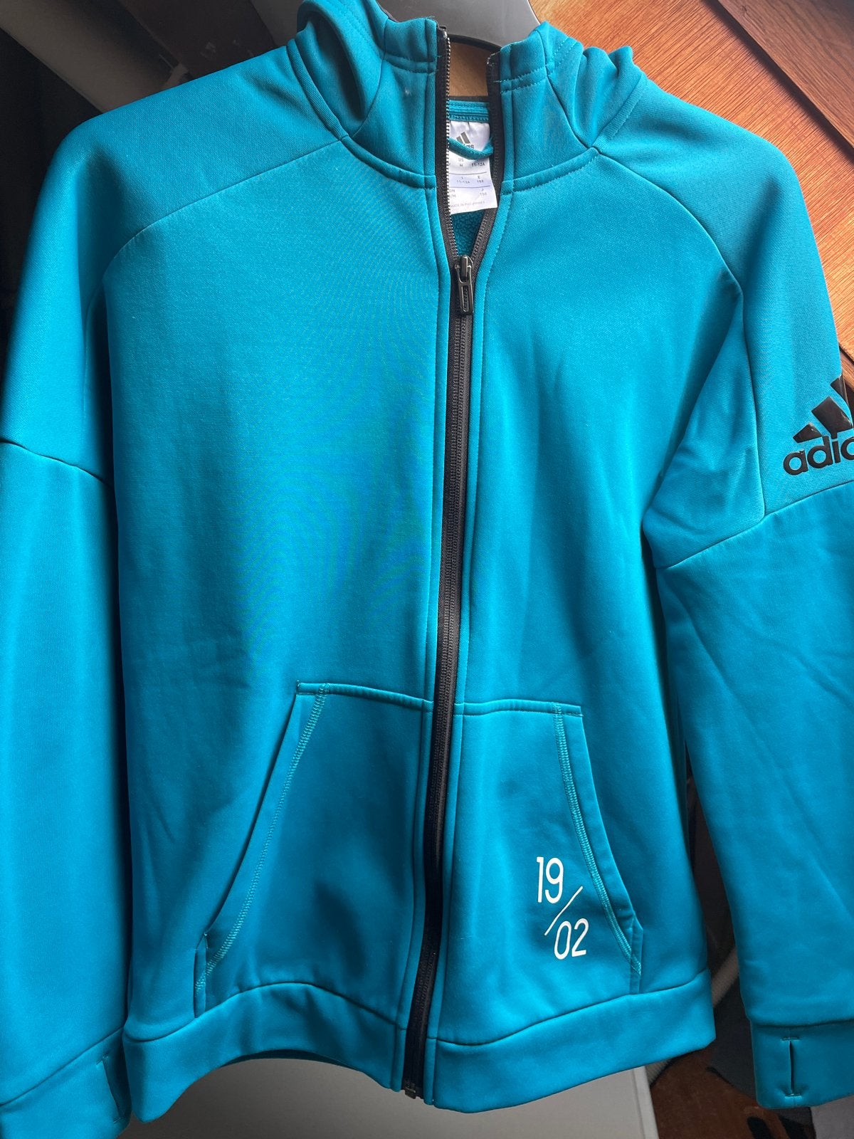 Adidas vest met capuchon - UK maat 11-12 jaar, Ophalen of Verzenden, Gebruikt, Jongen of Meisje, Trui of Vest