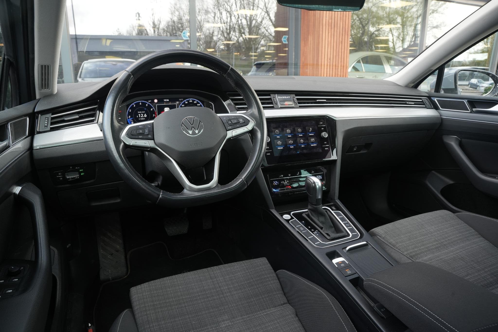 Volkswagen Passat 1.5 TSI Business Automaat Pano Dak trekhaa, Stof, 4 cilinders, 150 pk, Origineel Nederlands