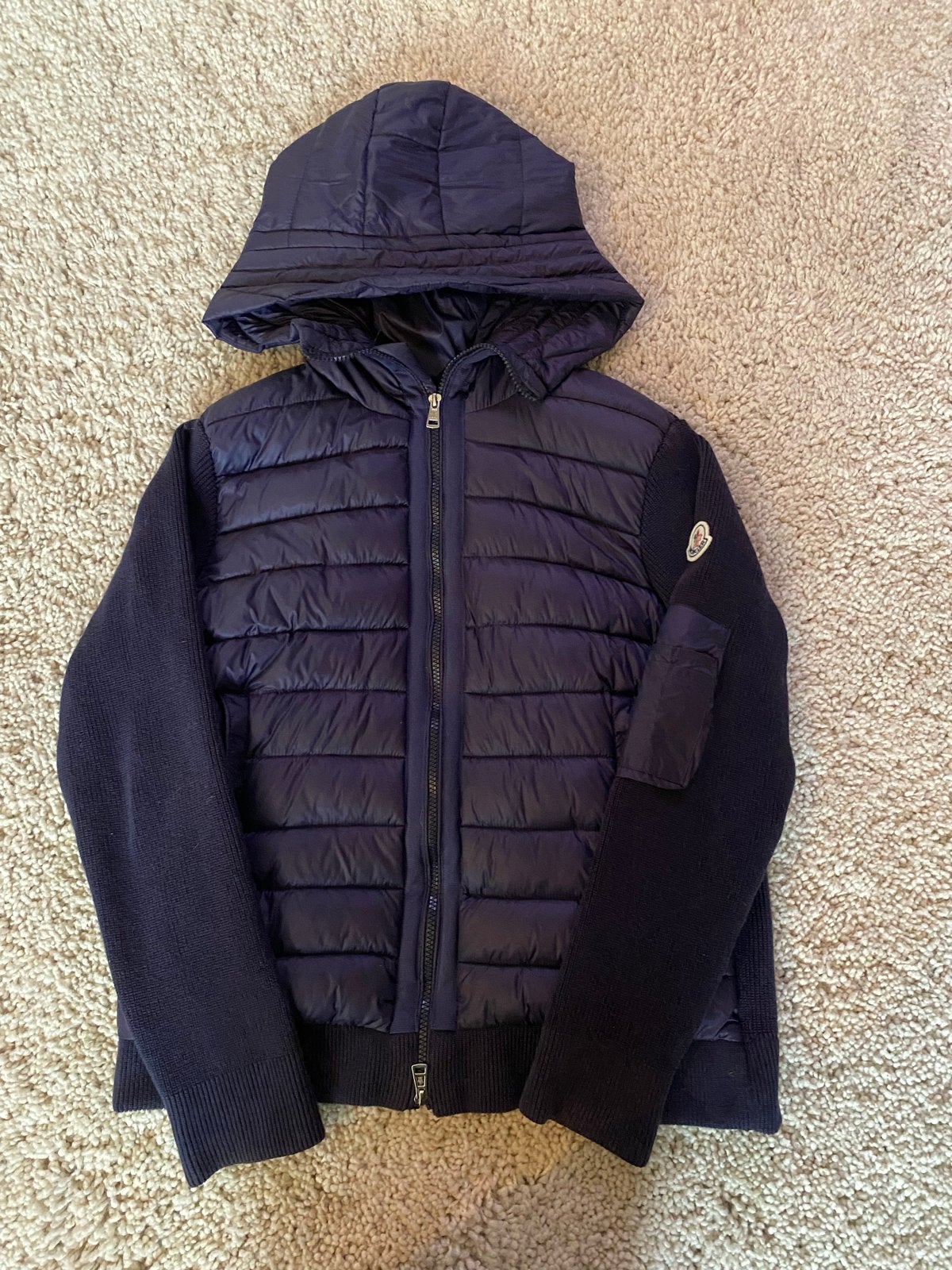 Moncler marineblauwe cardigan, maat S ( L) met NFC, Ophalen of Verzenden, Zo goed als nieuw, Maat 46 (S) of kleiner, Blauw