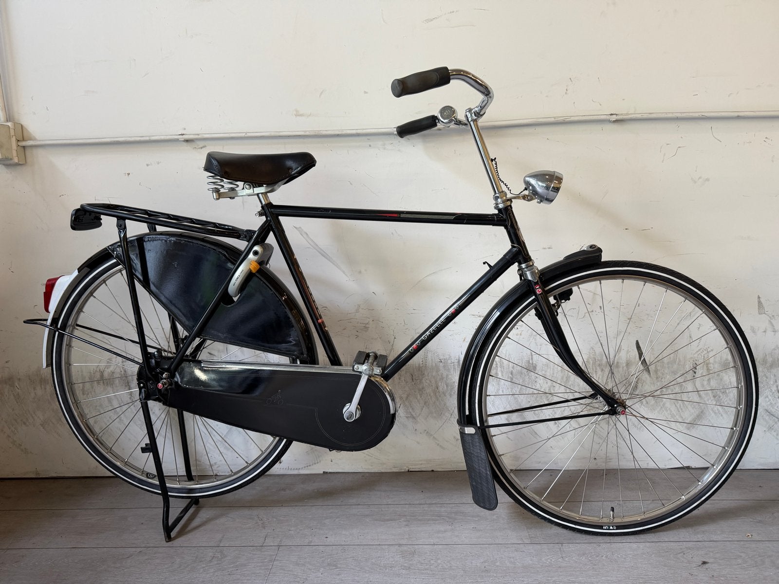 Nette Gazelle POPULAIR herenfiets 28 inch z.g.a.n., Ophalen of Verzenden, Zo goed als nieuw, Terugtraprem, 26 inch of meer