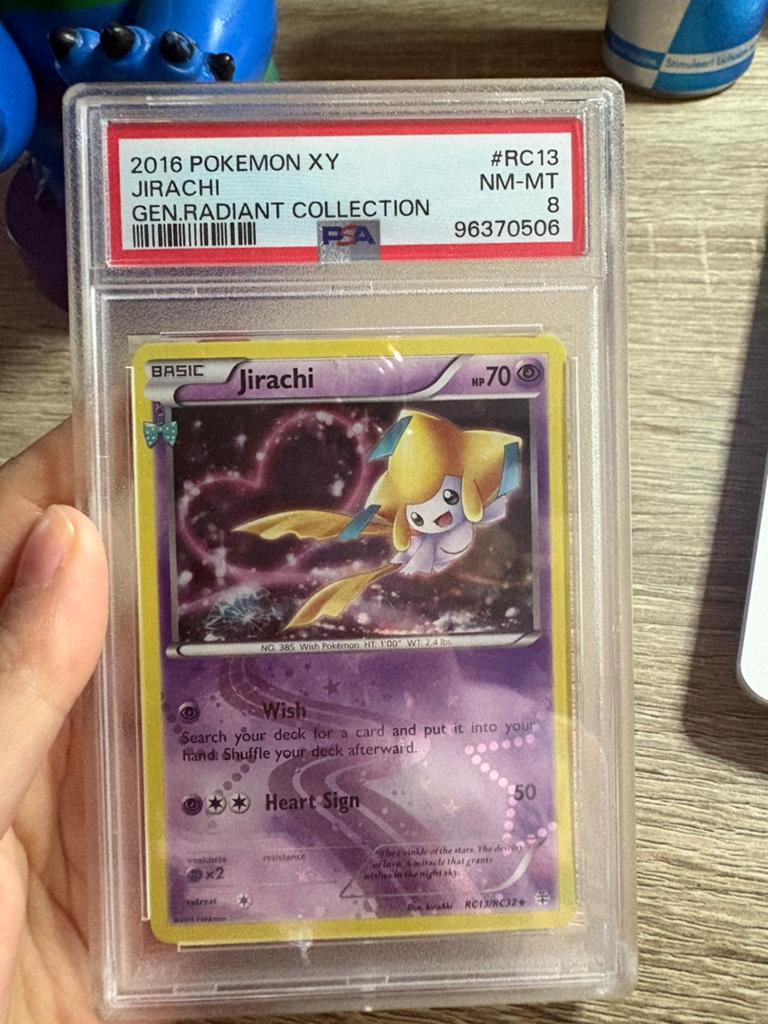 Jirachi rc13 graded 8, Ophalen of Verzenden, Zo goed als nieuw