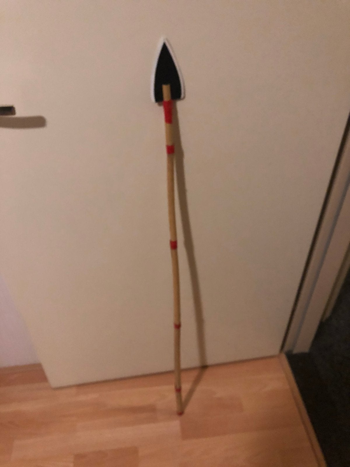 Mooie indianen speer carnaval/ halloween, Ophalen, Zo goed als nieuw, Halloween