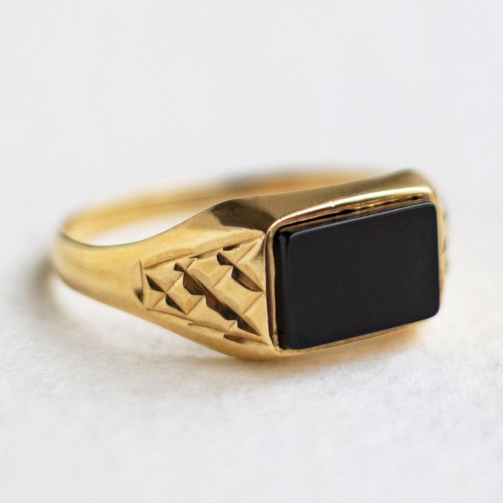 Vintage 9K gouden solitaire ring met onyx maat 19,25, 19 tot 20, Ophalen of Verzenden, Zo goed als nieuw, Met edelsteen