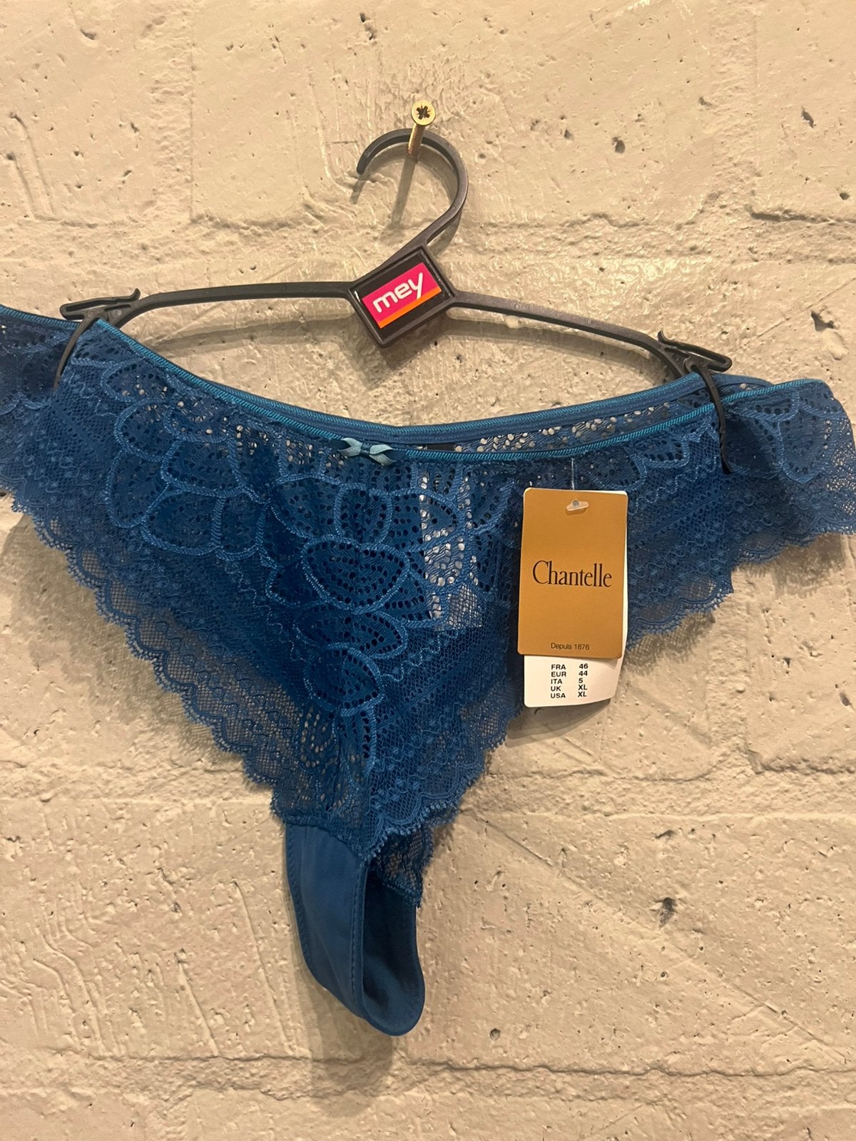 Chantelle  string maat 44 NIEUW!! Nu €10,-, Ophalen of Verzenden, String