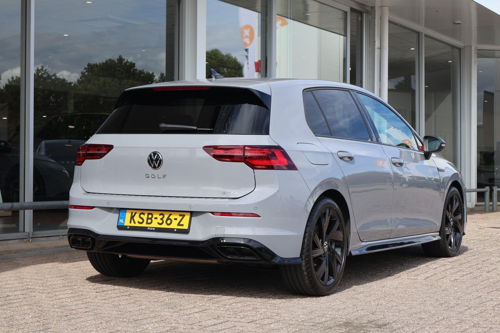 Volkswagen Golf 1.5 eTSI 150pk DSG R-Line | Adaptive Cruise, Auto's, Volkswagen, 12 maanden, Stof, 4 cilinders, Automatische klimaatregeling