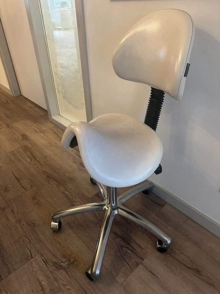 Ergonomische zadelkruk op wielen - Wit, Gebruikt, Wit, Ophalen of Verzenden, Bureaukruk