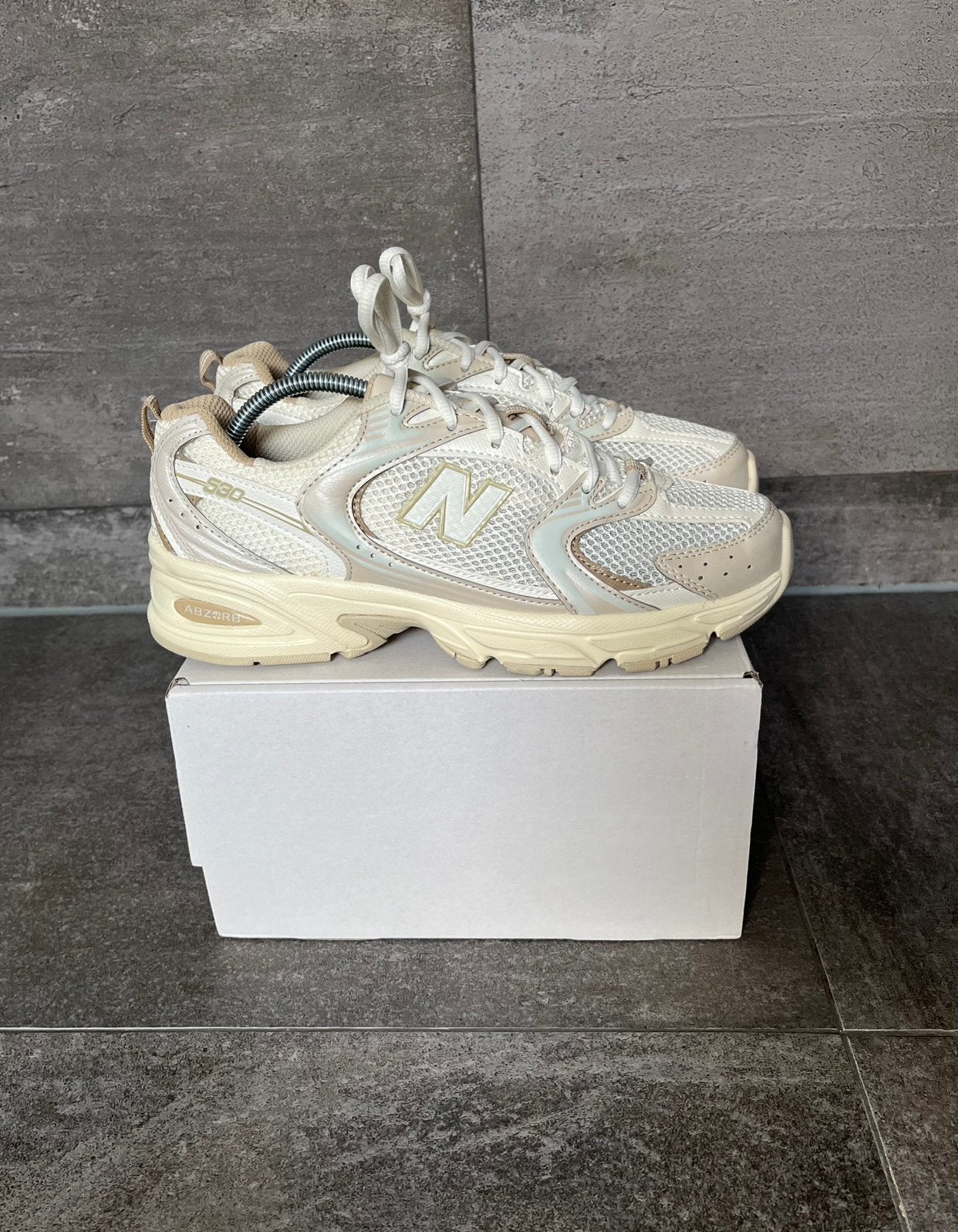 New Balance 530 Beige | Maat 39.5, Ophalen of Verzenden, Zo goed als nieuw, Beige, Sneakers of Gympen
