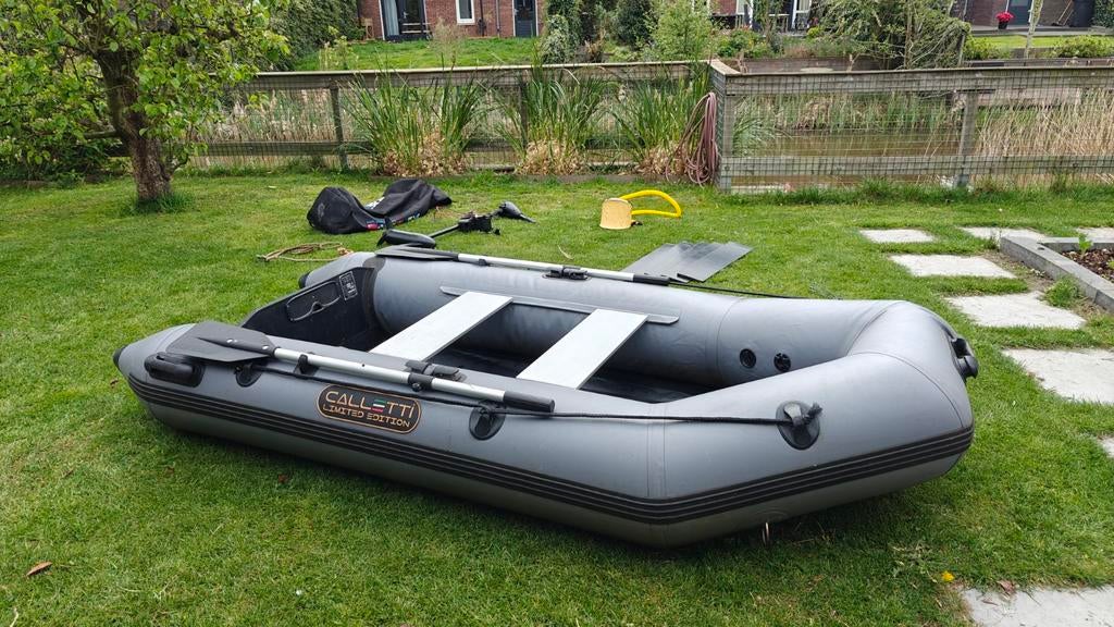 Callietti Limited Edition Opblaasboot met Peddels, Ophalen, Gebruikt