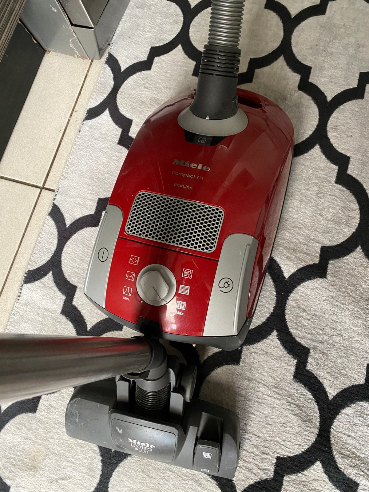 Miele stofzuiger met zeer sterke zuigkracht, Ophalen of Verzenden, Zo goed als nieuw