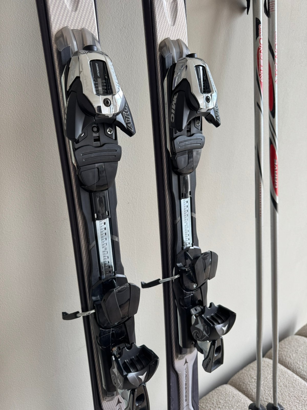 Foto 4 van Atomic D2 Varioflex D2 VC 73 Skiset (157 cm) + Skistokken