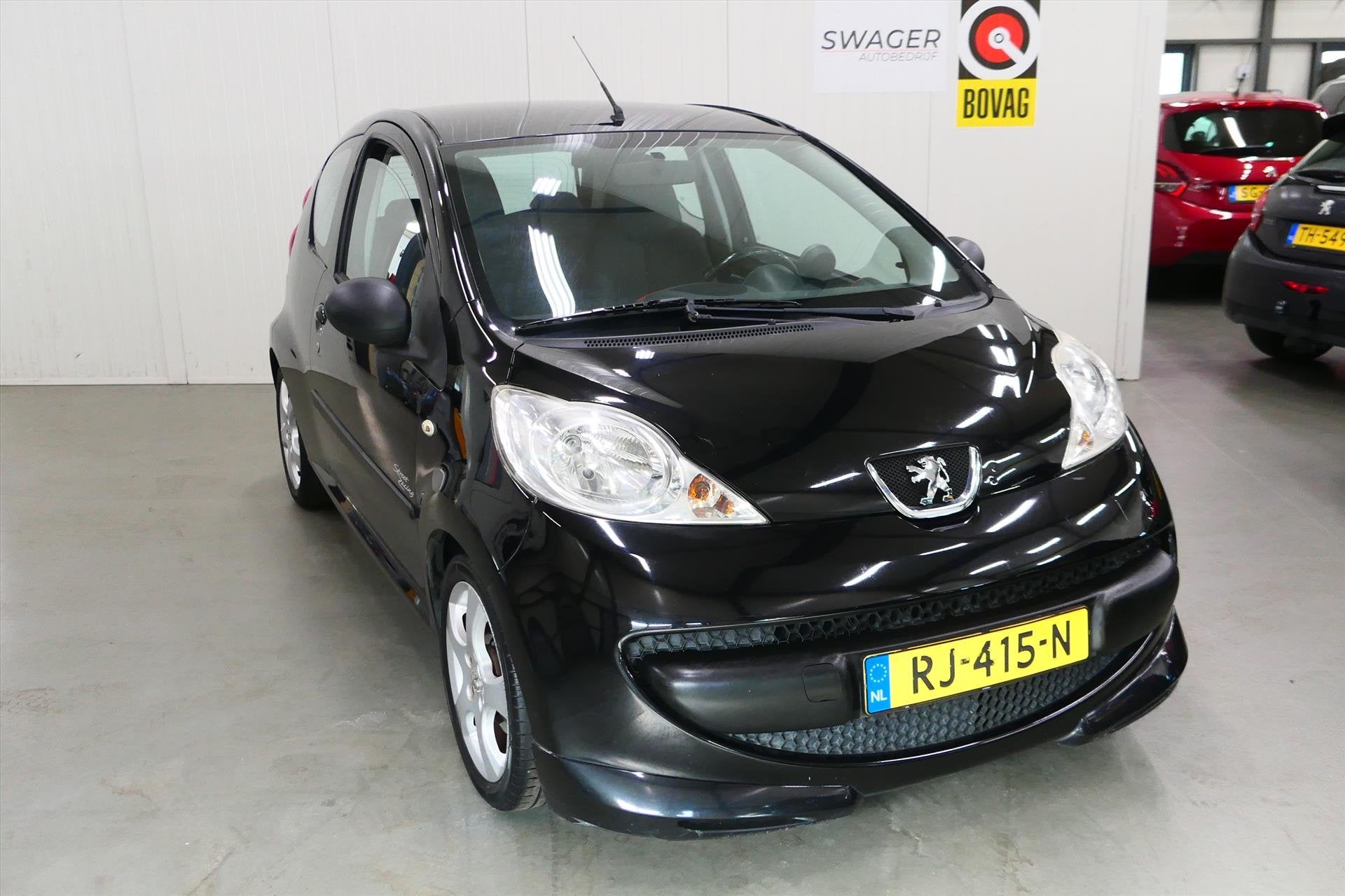 Peugeot Peugeot 107 1.0 XS, Dealer onderhouden, Stof, Gebruikt, 4 stoelen