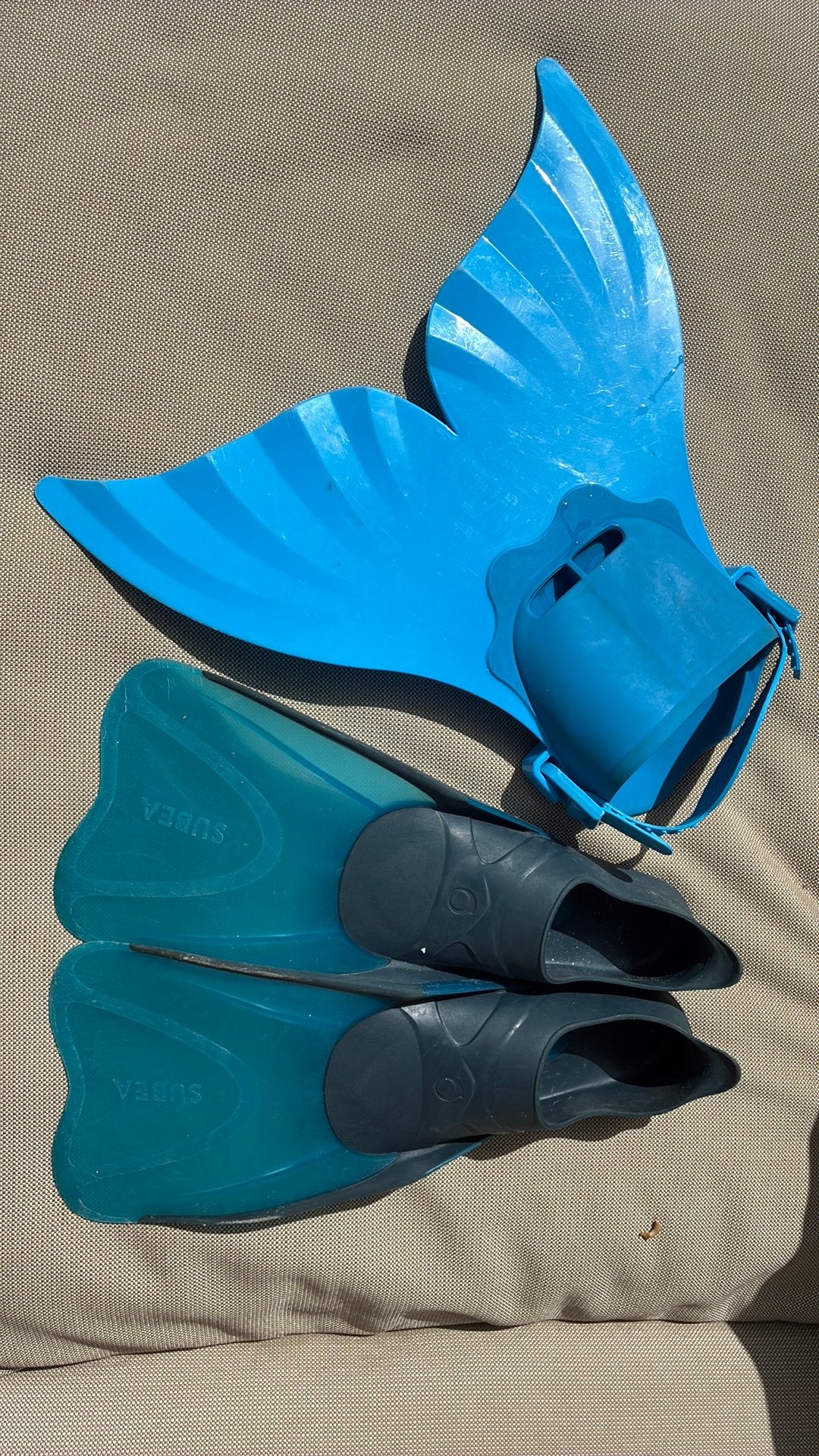 Flippers 36/37 en minnenvin, Watersport en Boten, Duiken, Ophalen of Verzenden, Zo goed als nieuw, Zwem- of Duikvliezen