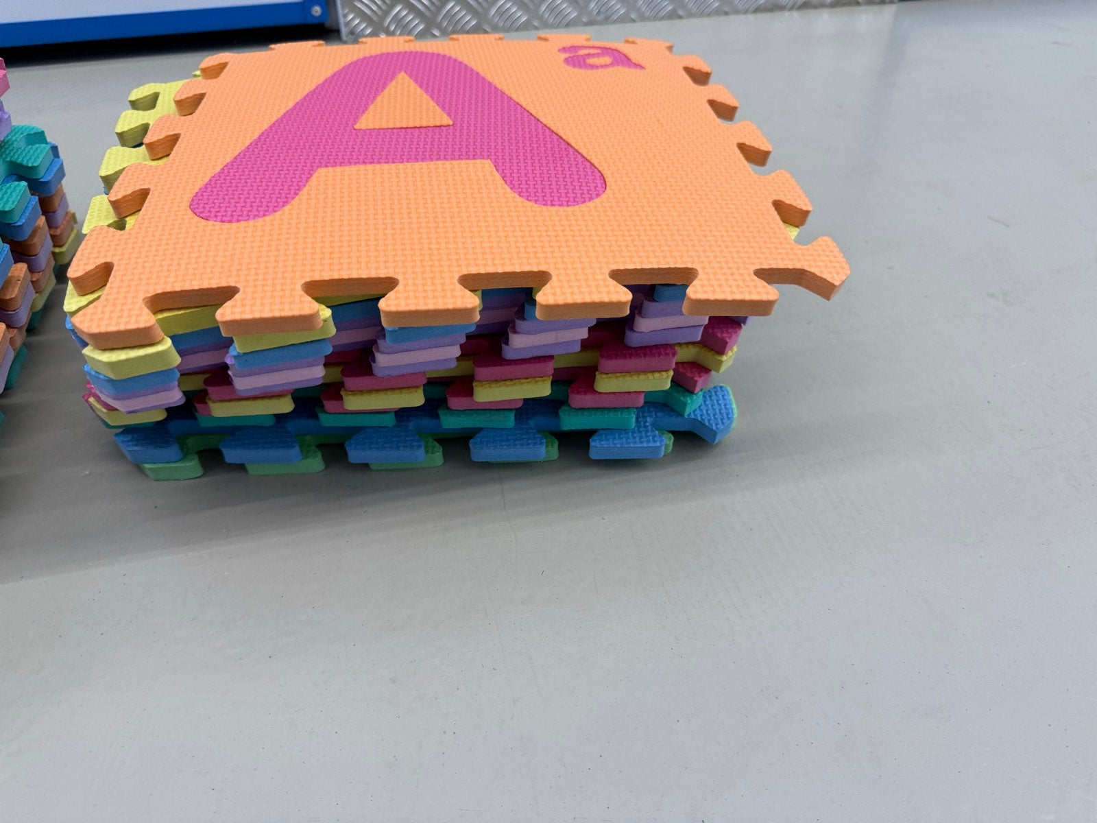 ABC Puzzelmat met Grote en Kleine Letters - Vrolijke Kleuren, Ophalen, Gebruikt, Overige typen