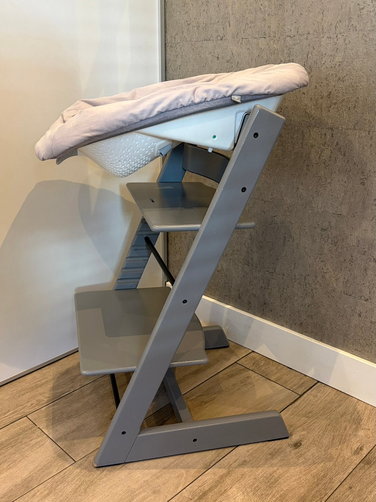 Stokke Tripp Trapp + Newborn Set – Storm Grey, Ophalen of Verzenden, Zo goed als nieuw, Meegroeistoel