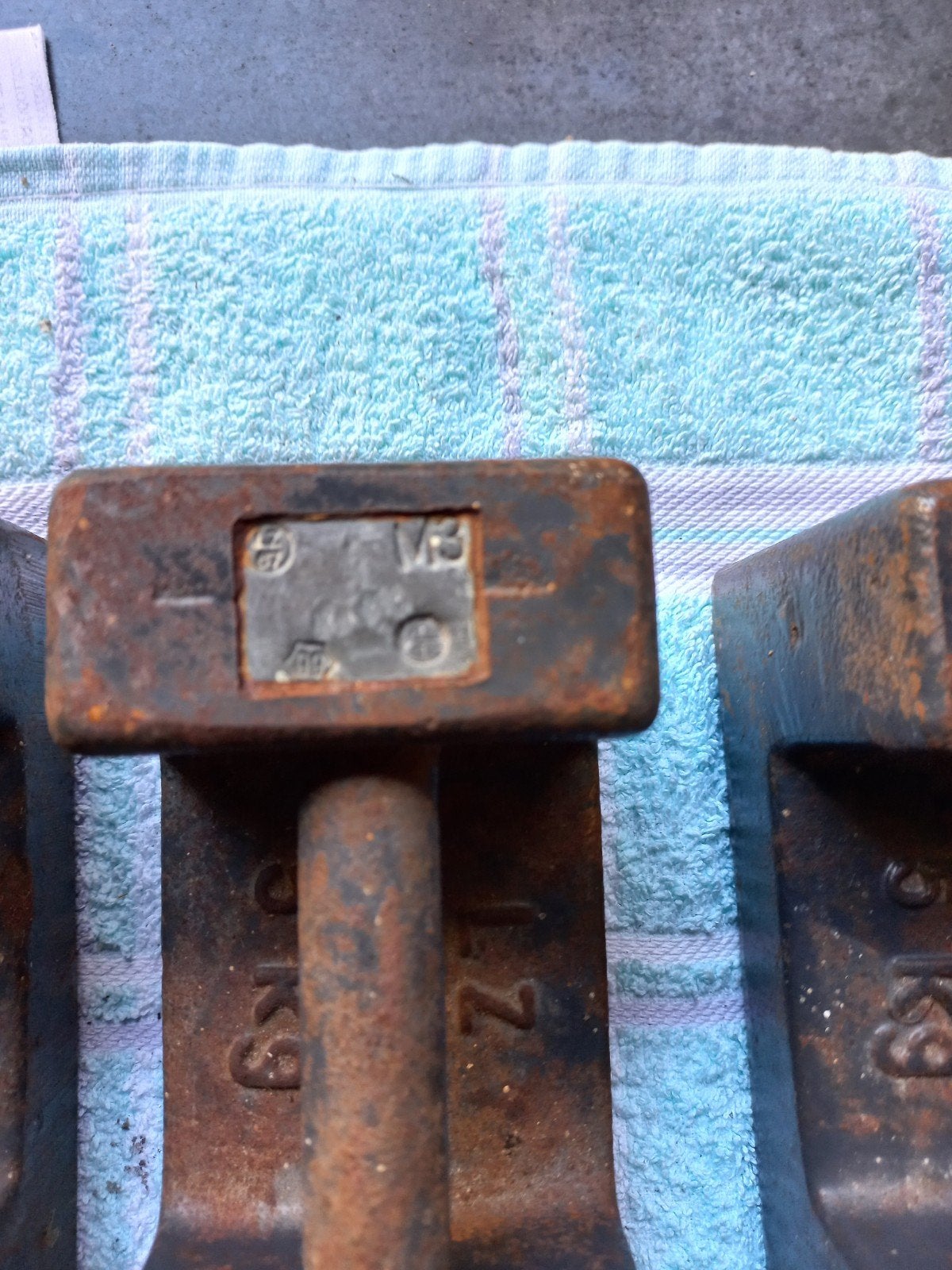 Set van 4 vintage/ antieke gietijzeren blokgewichten, Ophalen