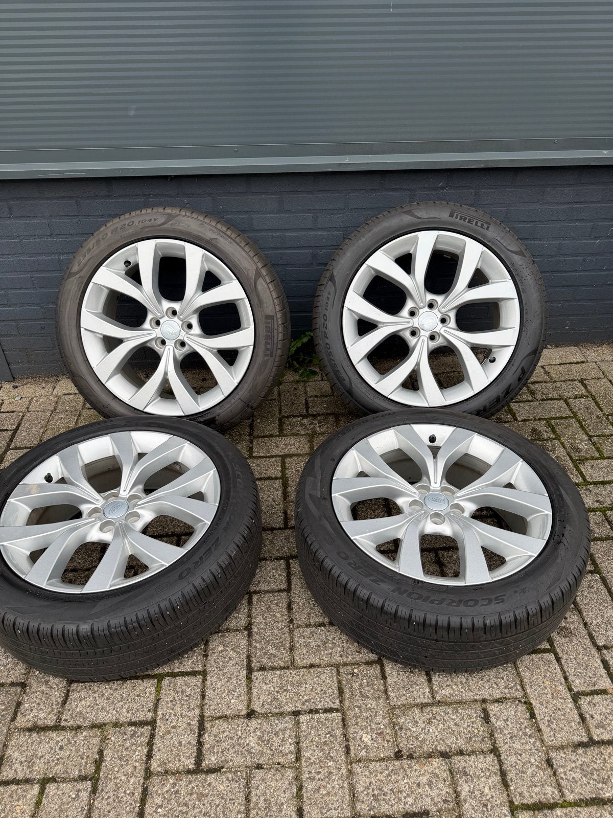Land Rover Velgen met Pirelli Scorpion, Auto diversen, Ophalen of Verzenden
