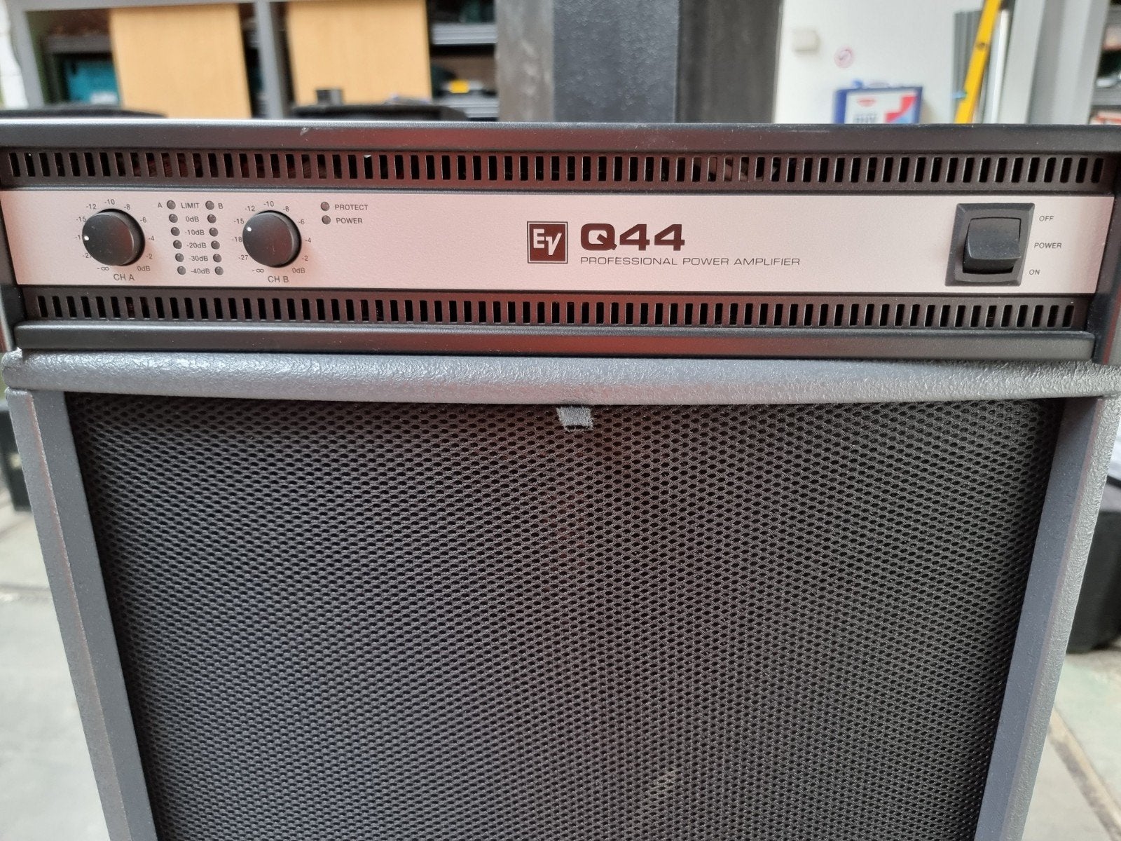 Electro-Voice Q44-II versterker met HK Audio PR 115 speakers, Ophalen, Gebruikt, 1000 watt of meer, P.A.