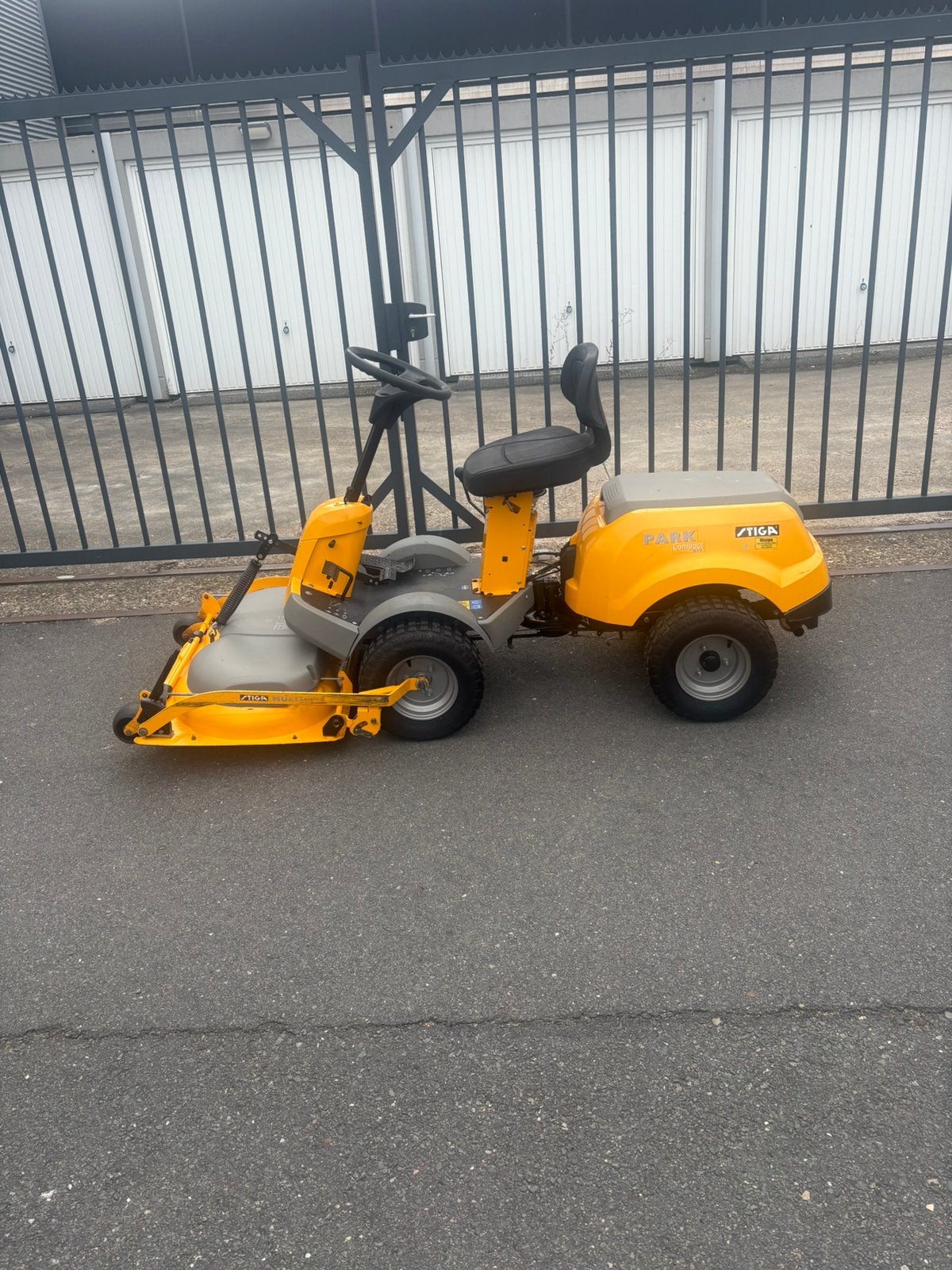 Stiga Park frontmaaier compact hydrostaat, Ophalen, Gebruikt, Stiga, Stiga