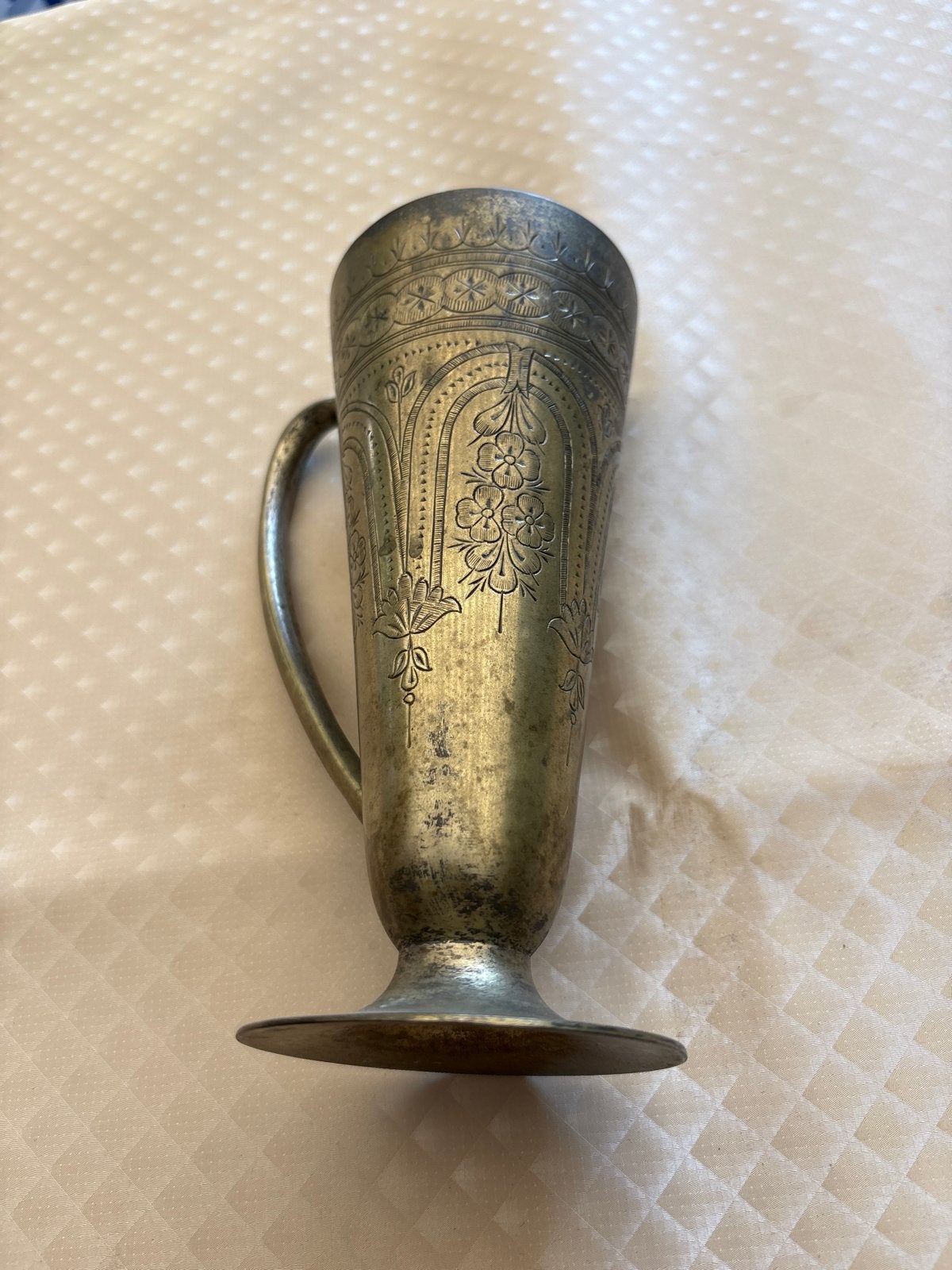 Vintage Metalen Beker met Handvat en Gravering, Ophalen of Verzenden