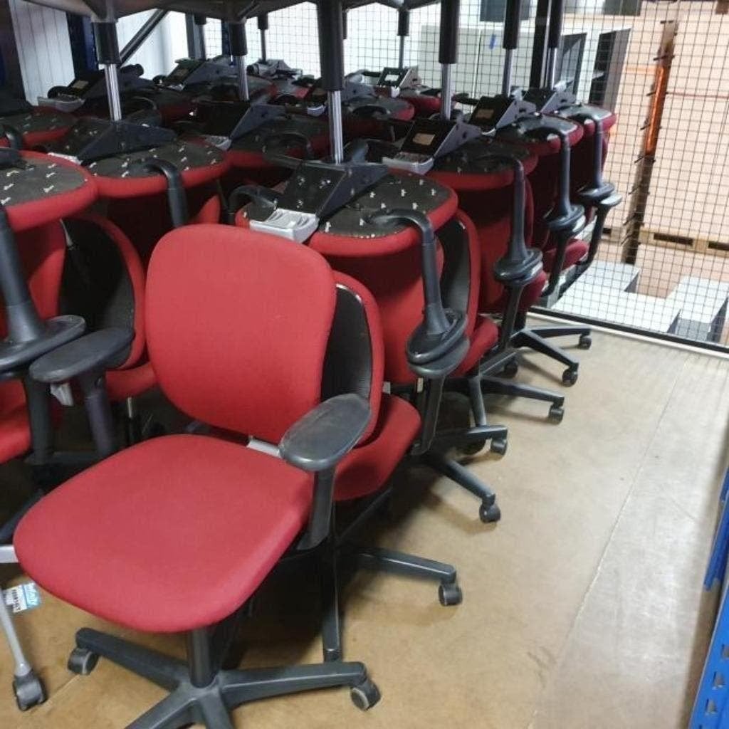 Partij Ahrend 262 bureaustoelen met rode stoffering, Ophalen of Verzenden, Gebruikt, Zwart