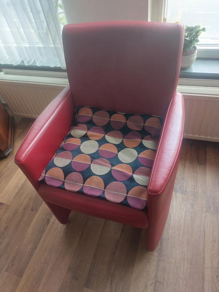 2 stoelen zie foto's in goeie staat, Huis en Inrichting, Fauteuils, Ophalen of Verzenden, Zo goed als nieuw, 75 tot 100 cm