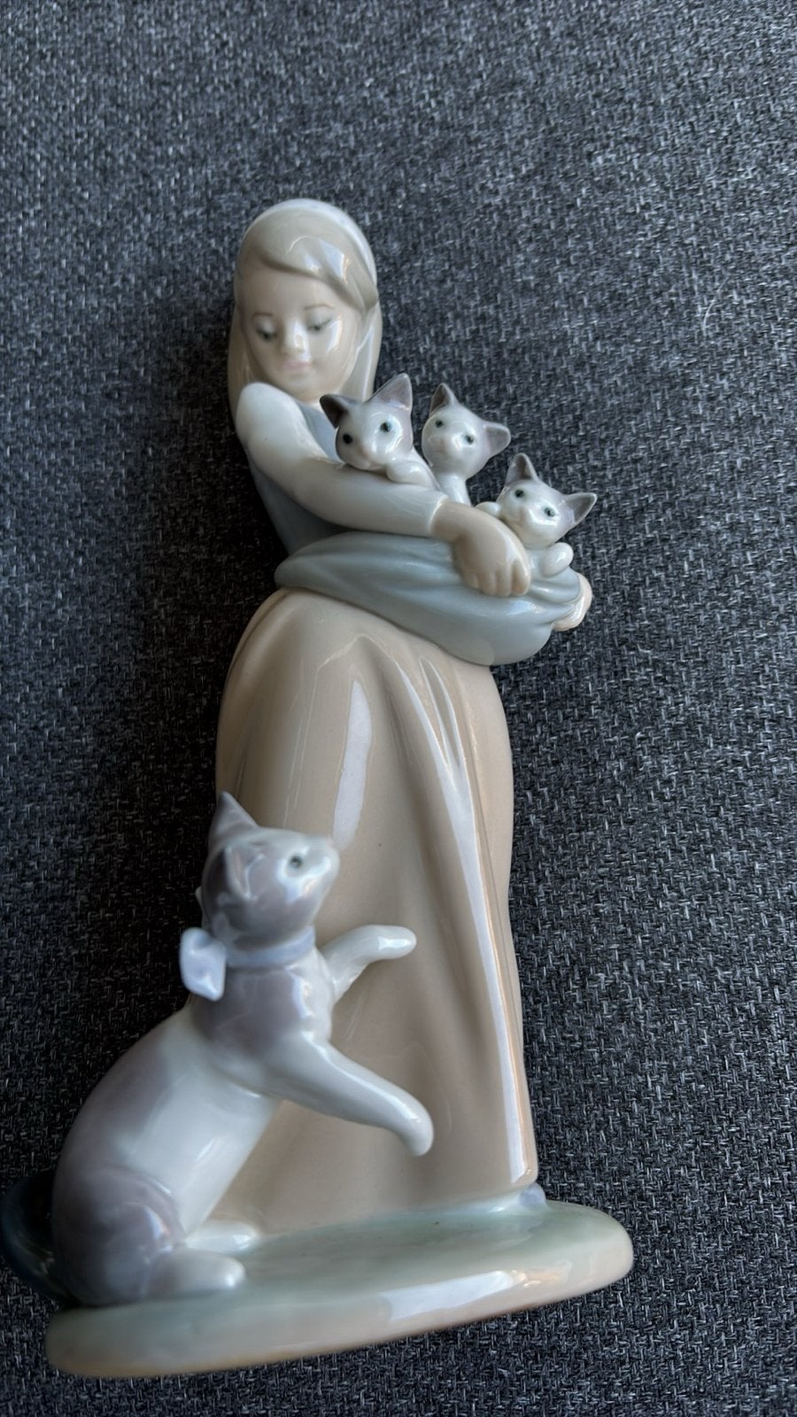 Lladro Beeldje Meisje met Katten - L-17 J, Ophalen of Verzenden