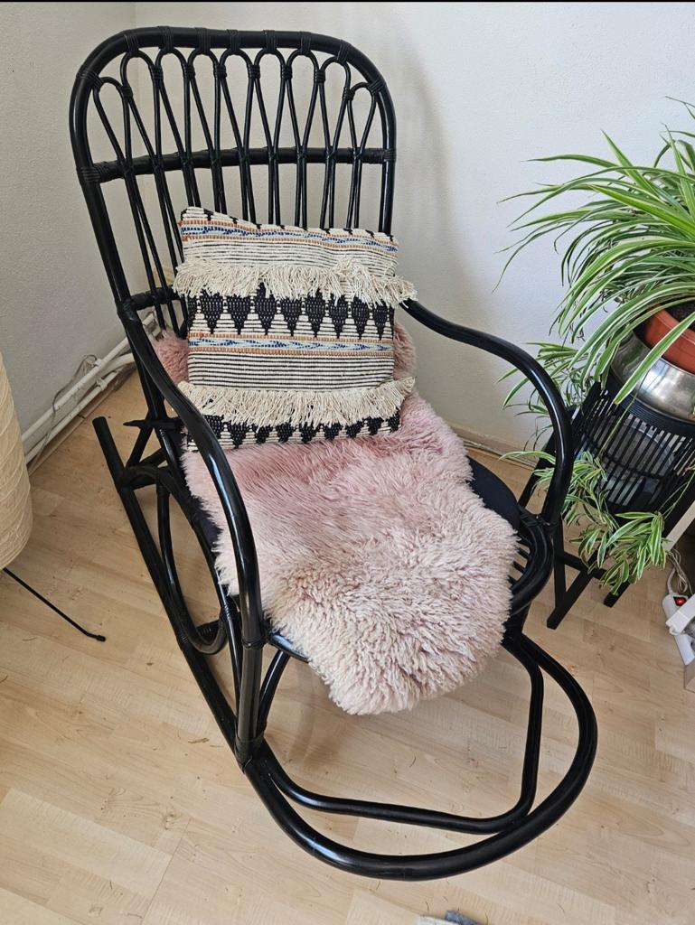 Vintage schommelstoel – zwart bamboe design – boho stijl, Huis en Inrichting, Stoelen, Ophalen, Zwart, Eén