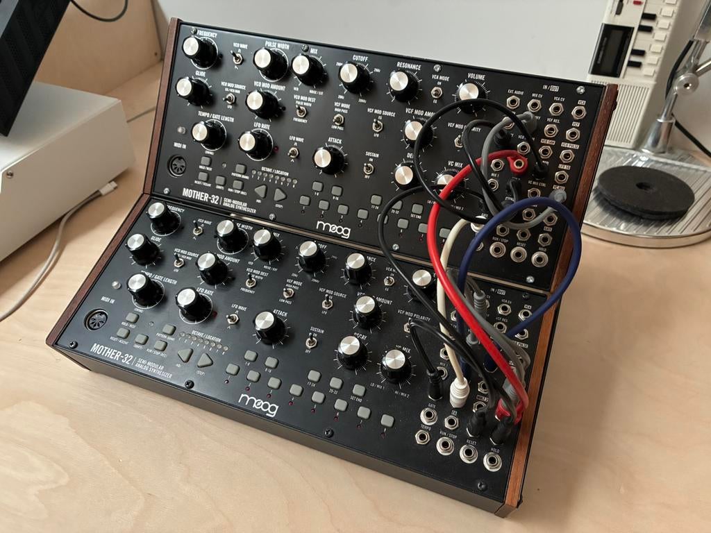 Moog Mother-32 set (2 stuks + 2-tier rack) – €900, Muziek en Instrumenten, Ophalen, Zo goed als nieuw, Overige aantallen, Overige merken