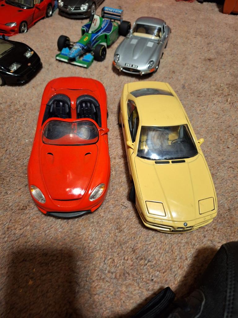 Modelauto 1:18  mustang en BMW, Hobby en Vrije tijd, Modelauto's | 1:18, Ophalen of Verzenden, Gebruikt