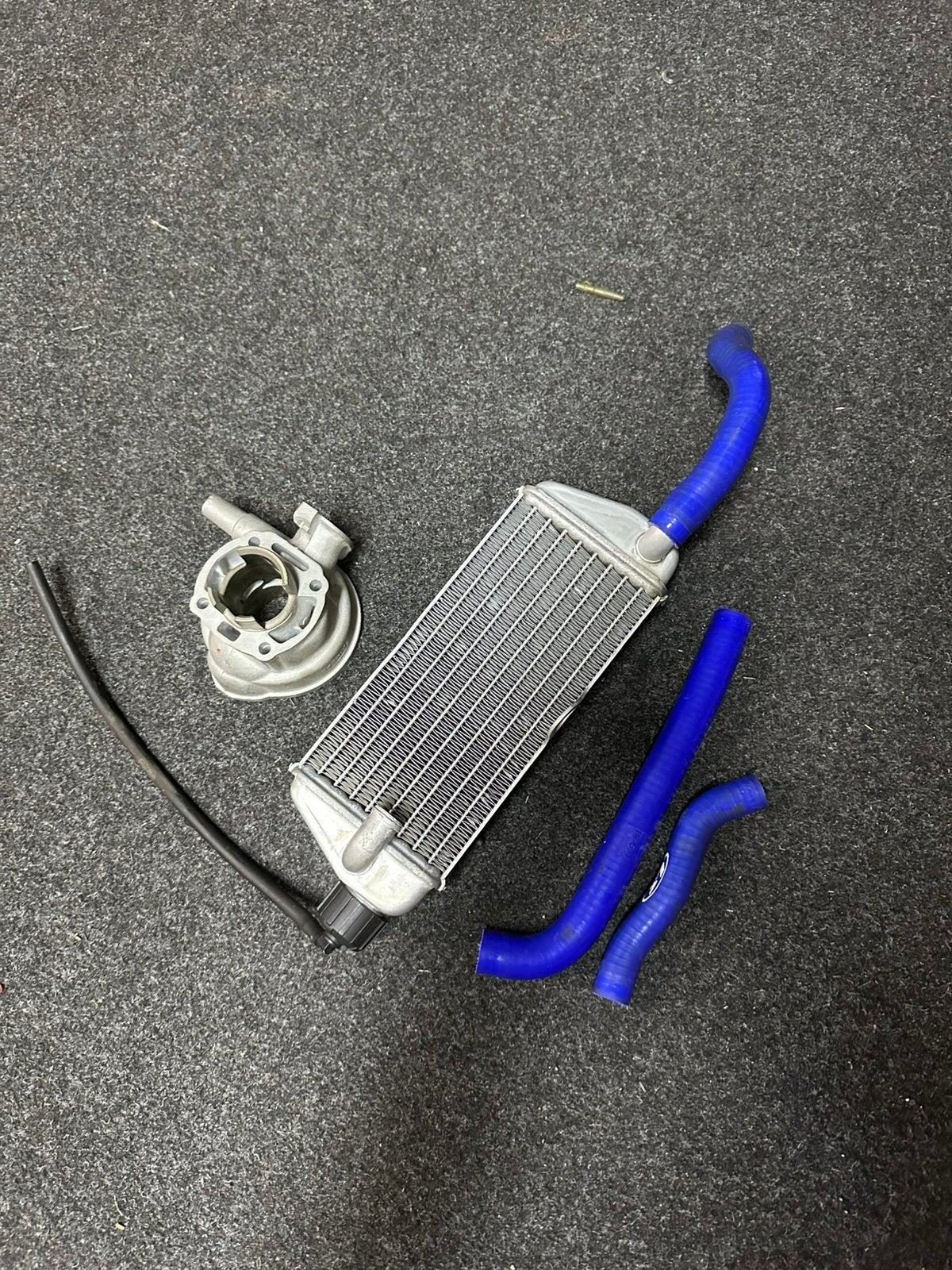 50cc airsal  watergekoeld + radiator en koelslangen, Ophalen of Verzenden, Zo goed als nieuw