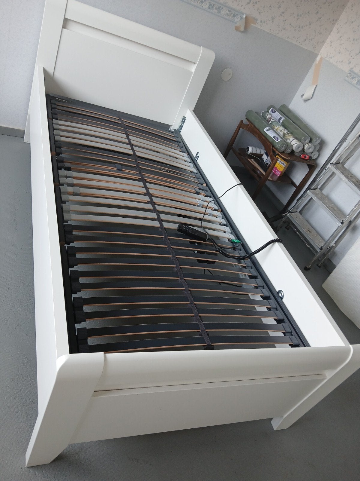 Eenpersoons bedframe met elektrische lattenbodem, Ophalen, 90 cm, Eenpersoons, Wit